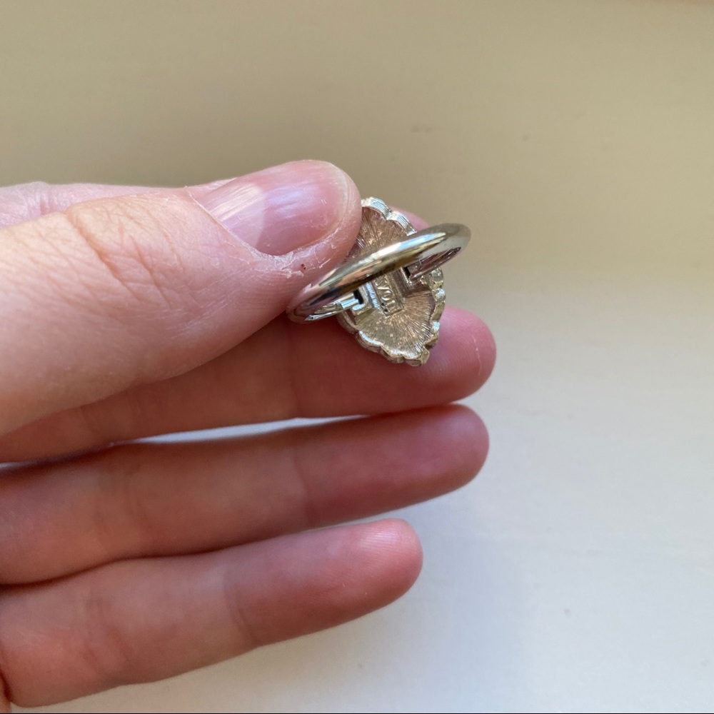 Vintage Avon silver & gray gemstone marquise ring - Picture 6 of 8